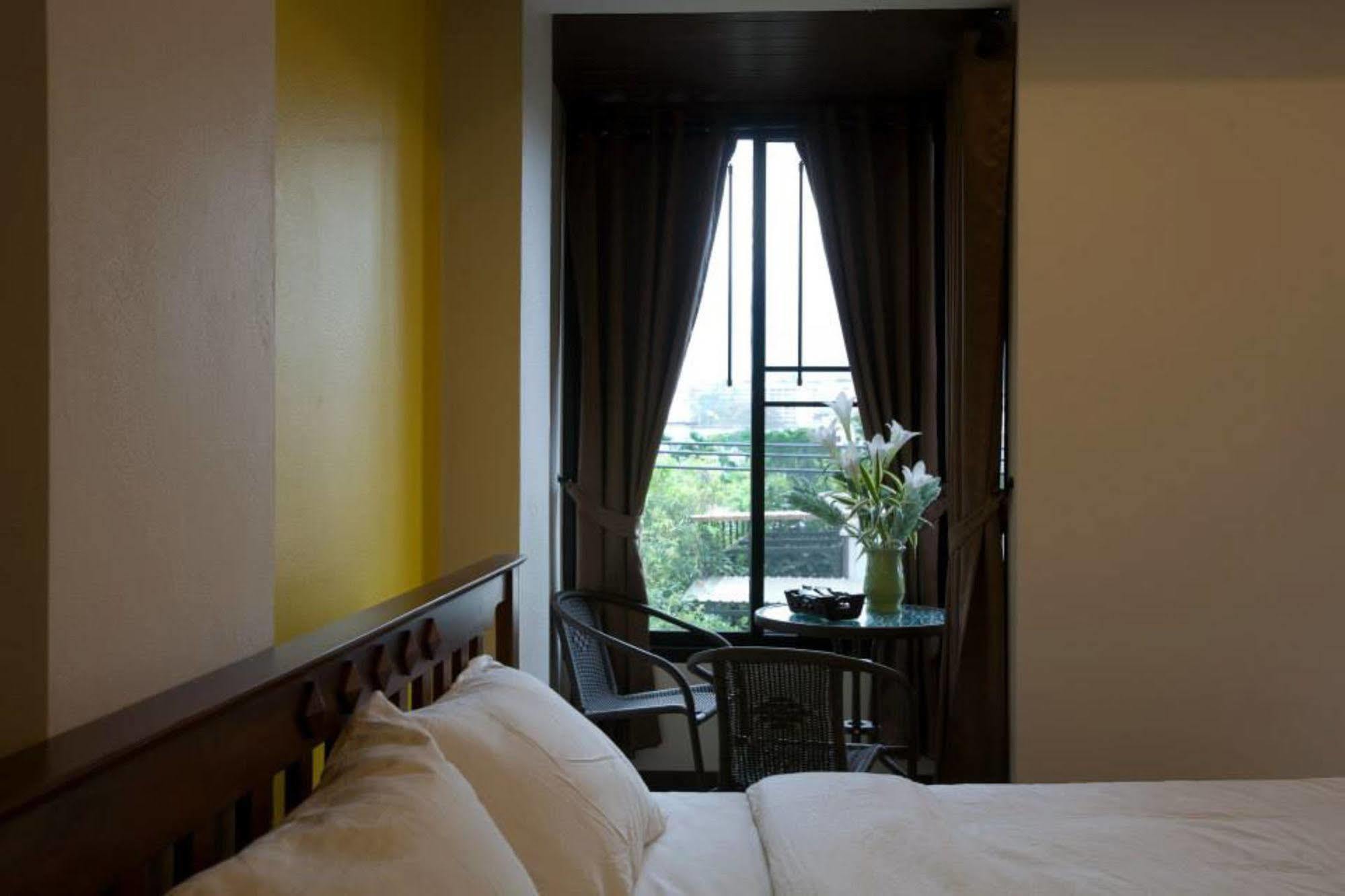 Oyo 233 Sunshine House Hotel Chiang Mai Exterior foto
